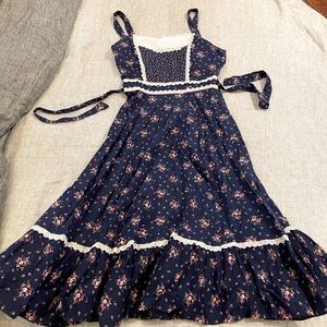 Vintage 70s peasant dress. Similar to Gunne sax!